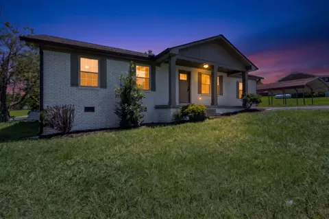 210 Crenshaw Rd, Hartsville, TN 37074