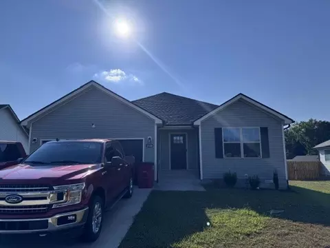 1538 Fredrick Dr, Clarksville, TN 37042