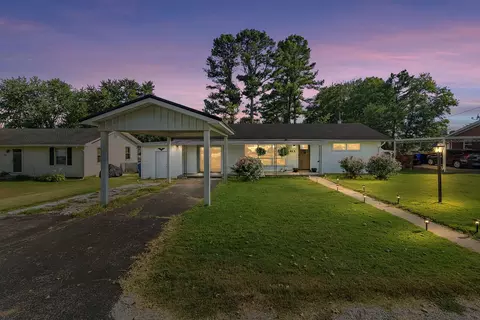 413 Sampson Ave, Adairville, KY 42202