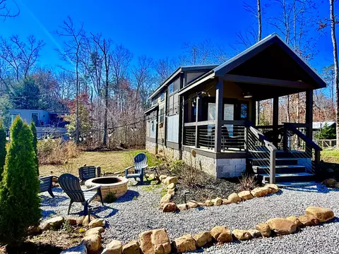 122 Hemlock Cv, Tracy City, TN 37387