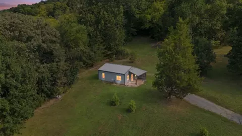 474 Bartlett Hollow Rd, Petersburg, TN 37144