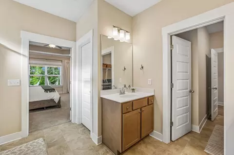 Entry Way - 2329 Fig Dr, Murfreesboro, TN 37127 photo 7 of 10