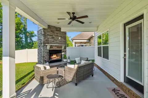 Exterior - 2329 Fig Dr, Murfreesboro, TN 37127 photo 6 of 8