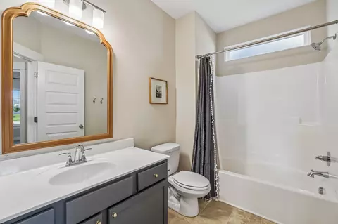 Bath - 2329 Fig Dr, Murfreesboro, TN 37127 photo 1 of 3