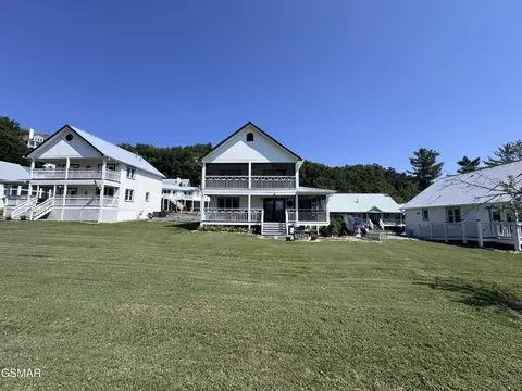 424 Country Path Way, Sevierville, TN 37862