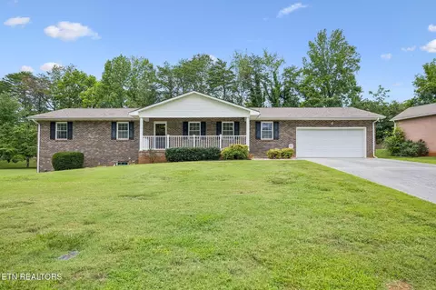 2117 S Belmont Dr, Maryville, TN 37804