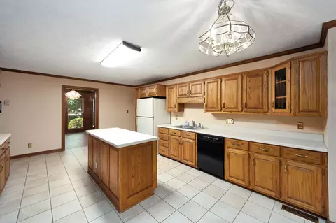 Kitchen - 53 Hampstead Cv, Jackson, TN 38305 photo 4 of 4