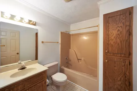 Bath - 53 Hampstead Cv, Jackson, TN 38305 photo 4 of 5