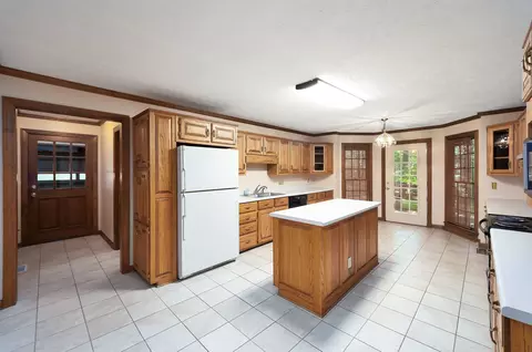 Kitchen - 53 Hampstead Cv, Jackson, TN 38305 photo 1 of 4