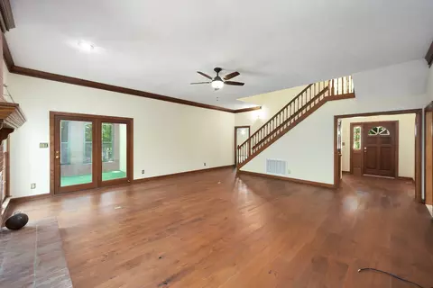 Living - 53 Hampstead Cv, Jackson, TN 38305 photo 4 of 4