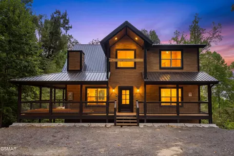 535 Forrest Springs Dr, Gatlinburg, TN 37738