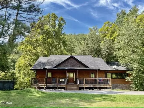 139 Martha Mccarter Rd, Gatlinburg, TN 37738