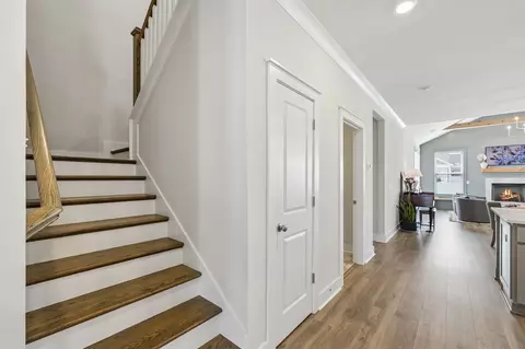 Entry Way - 3221 Chatfield Dr, Murfreesboro, TN 37129 photo 8 of 10