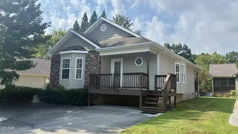 2708 Cobblestone Dr, Pigeon Forge, TN 37863