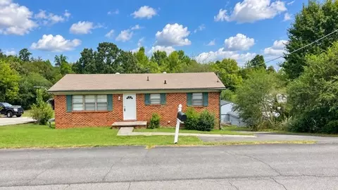 1645 Falcon Dr SE, Cleveland, TN 37323