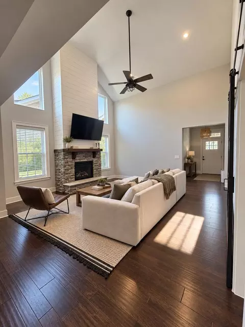 Living - 648 Beamon Dr, Franklin, TN 37064 photo 3 of 3