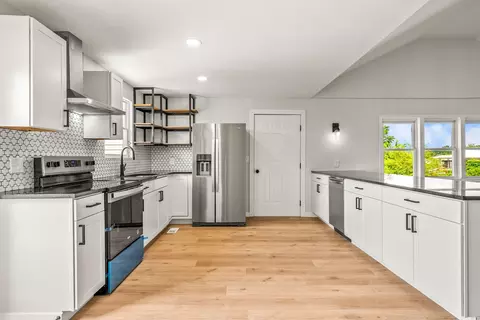 Kitchen - 4919 Pulliam Hardaway Rd, Springfield, TN 37172 photo 5 of 8