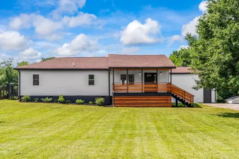 Exterior - 4919 Pulliam Hardaway Rd, Springfield, TN 37172 photo 5 of 19
