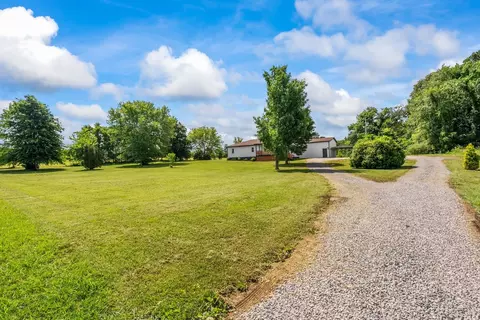 Exterior - 4919 Pulliam Hardaway Rd, Springfield, TN 37172 photo 3 of 19