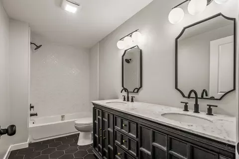 Bath - 4919 Pulliam Hardaway Rd, Springfield, TN 37172 photo 6 of 6