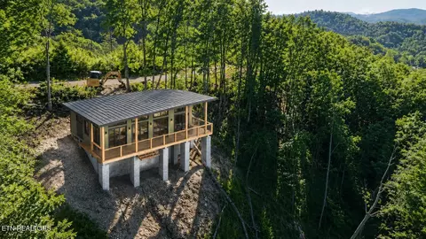 3256 Emerald Springs Loop, Sevierville, TN 37862