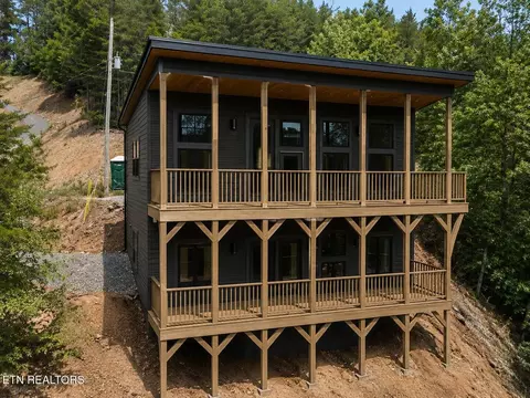 1731 Bluff Ridge Rd, Sevierville, TN 37876