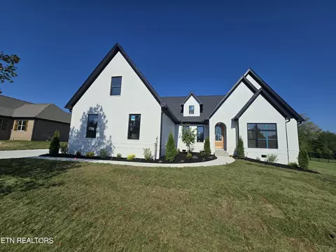 1645 Stone Harbor Blvd, Lenoir City, TN 37772