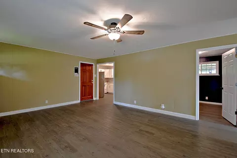 Living - 2718 Mayfield Dr, Talbott, TN 37877 photo 3 of 3