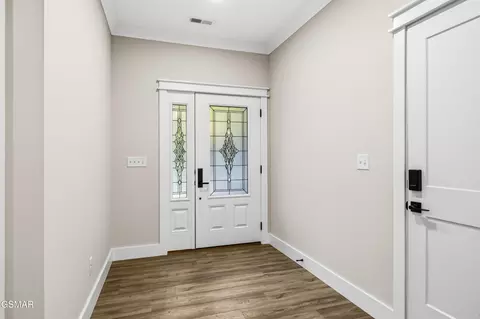 Entry Way - 910 Fine Glen Dr, Sevierville, TN 37862 photo 2 of 2