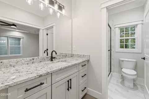 Bath - 910 Fine Glen Dr, Sevierville, TN 37862 photo 1 of 3