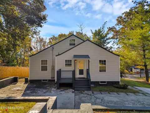 2505 Buffat Mill Rd, Knoxville, TN 37917