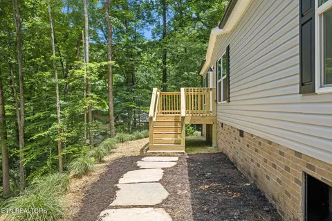 206 Cumberland View Est Rd, Rocky Top, TN 37769