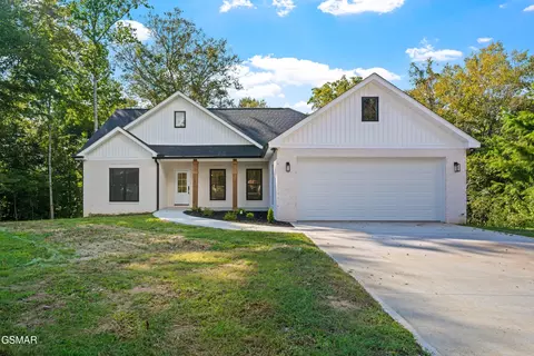 1430 Beechtop Ln, Kodak, TN 37764