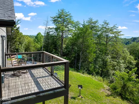 Exterior - 2107 Eagle Feather Dr, Sevierville, TN 37862 photo 3 of 8