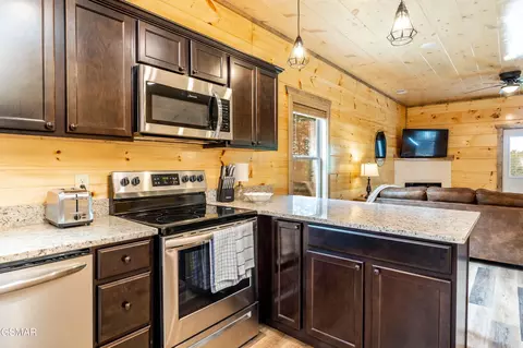 Kitchen - 2107 Eagle Feather Dr, Sevierville, TN 37862 photo 3 of 6