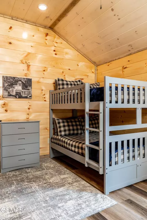 Bedroom - 2107 Eagle Feather Dr, Sevierville, TN 37862 photo 8 of 9