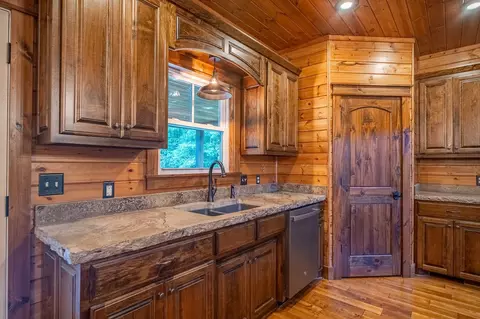 Kitchen - 700 Old Johnson Lake Rd, Loretto, TN 38469 photo 3 of 6