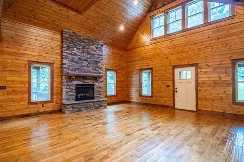 Living - 700 Old Johnson Lake Rd, Loretto, TN 38469 photo 7 of 9