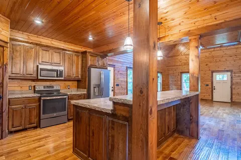 Kitchen - 700 Old Johnson Lake Rd, Loretto, TN 38469 photo 4 of 6