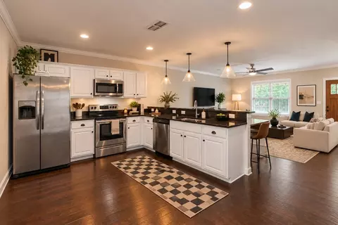 Kitchen - 2506 E Main St #A4, Murfreesboro, TN 37127 photo 1 of 6