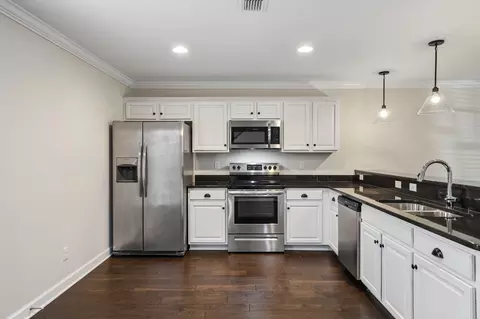 Kitchen - 2506 E Main St #A4, Murfreesboro, TN 37127 photo 3 of 5