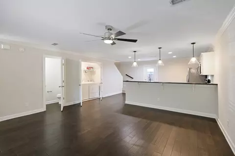 Living - 2506 E Main St #A4, Murfreesboro, TN 37127 photo 4 of 4