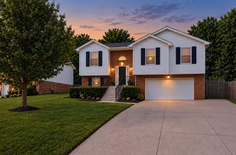1023 Hedge Apple Dr, Clarksville, TN 37040