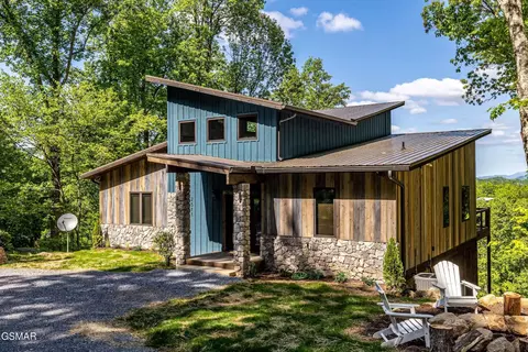2511 Cove Mountain Ln, Sevierville, TN 37862