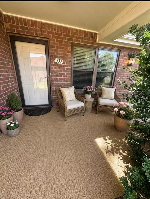 333 Deer Lake Dr, Nashville, TN 37221