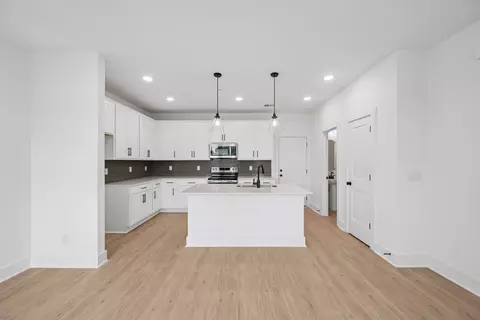 2597 Peaceful Valley Dr, Columbia, TN 38401