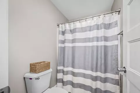 Bath - 602 Ruby Oaks Ln, Murfreesboro, TN 37128 photo 6 of 6