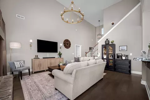 Living - 602 Ruby Oaks Ln, Murfreesboro, TN 37128 photo 2 of 3