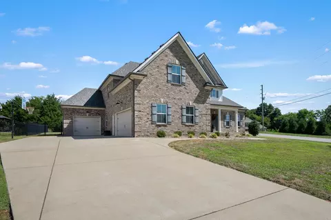 Exterior - 602 Ruby Oaks Ln, Murfreesboro, TN 37128 photo 2 of 17