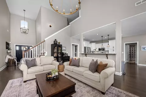 Living - 602 Ruby Oaks Ln, Murfreesboro, TN 37128 photo 3 of 3